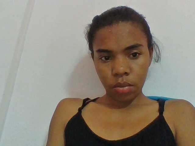 Emelie1a live cam on BongaCams