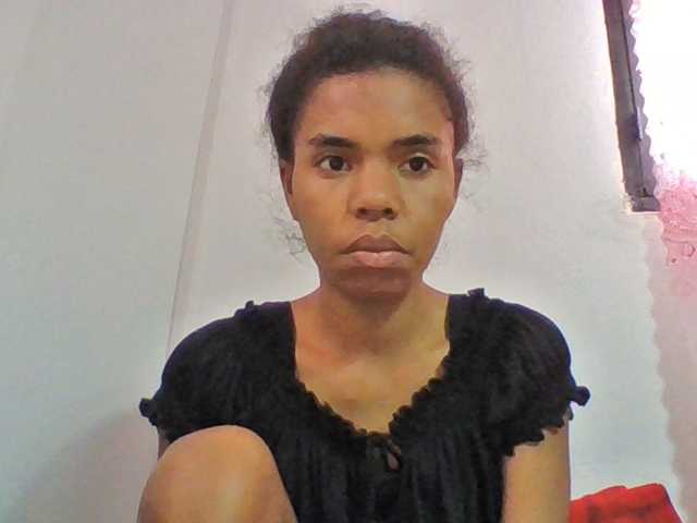 Emelie1a live cam on BongaCams