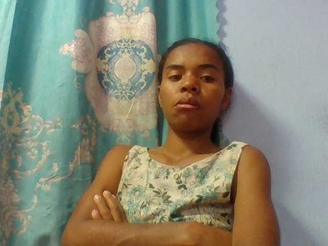 Emelie1a live cam on BongaCams