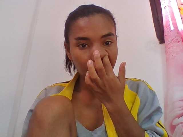 Emelie1a live cam on BongaCams