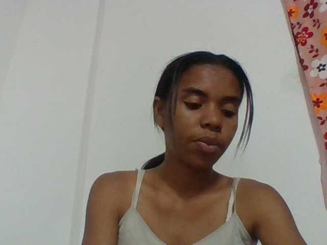 Emelie1a live cam on BongaCams
