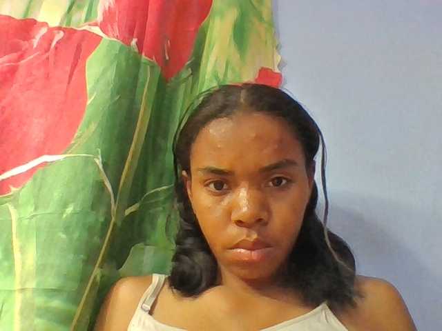 Emelie1a live cam on BongaCams