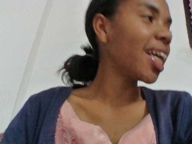 Emelie1a live cam on BongaCams