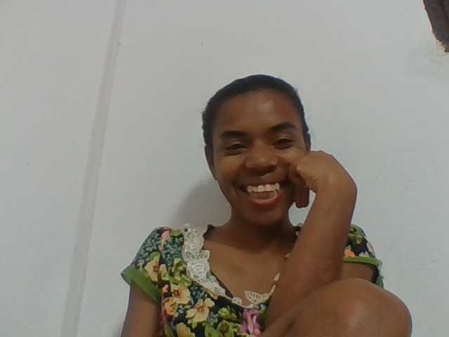 Emelie1a live cam on BongaCams