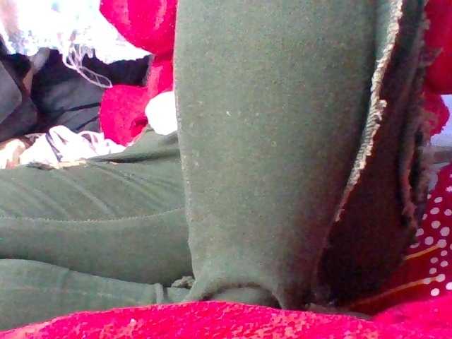 Emelie1a live cam on BongaCams