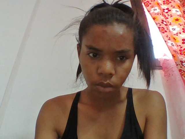Emelie1a live cam on BongaCams