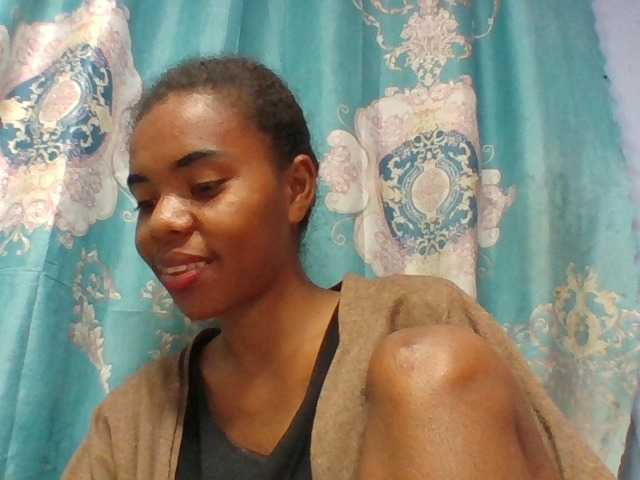 Emelie1a live cam on BongaCams