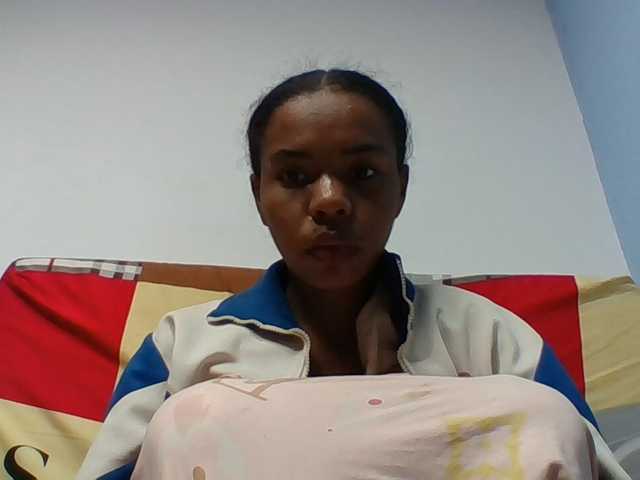 Emelie1a live cam on BongaCams