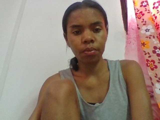 Emelie1a live cam on BongaCams