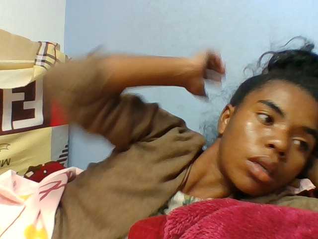 Emelie1a live cam on UnifiedCams