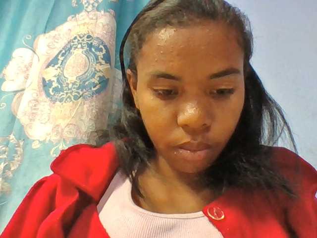 Emelie1a live cam on BongaCams