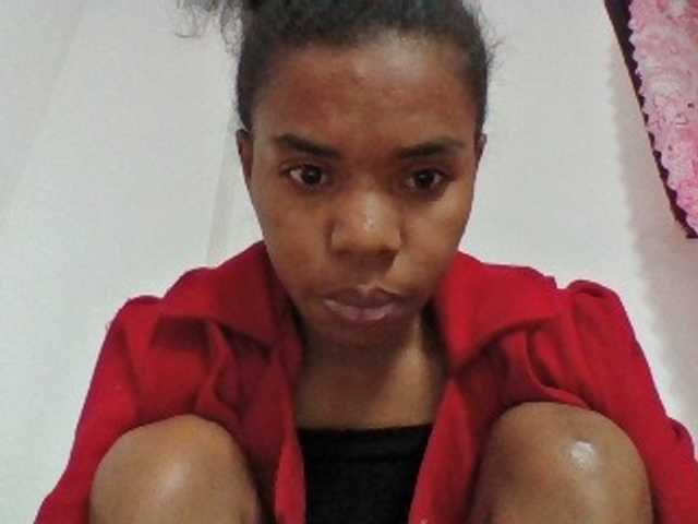 Emelie1a live cam on BongaCams