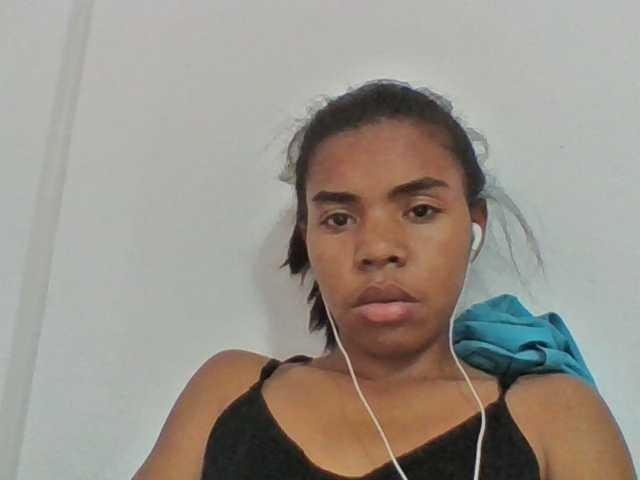 Emelie1a live cam on BongaCams