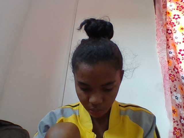 Emelie1a live cam on BongaCams