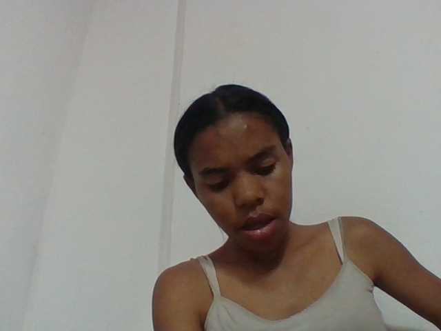 Emelie1a live cam preview