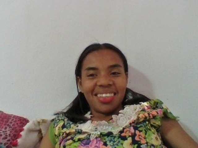 Emelie1a live cam on BongaCams