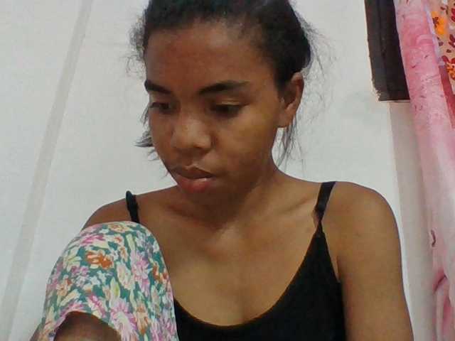 Emelie1a live cam on BongaCams