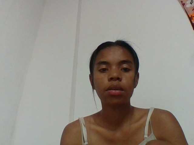 Emelie1a live cam on BongaCams