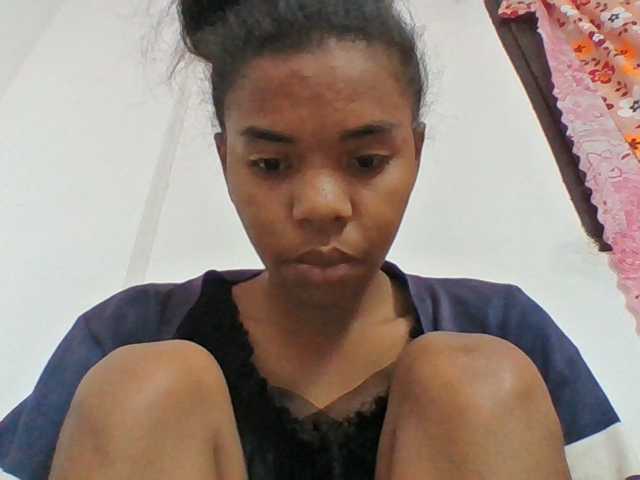 Emelie1a live cam on BongaCams