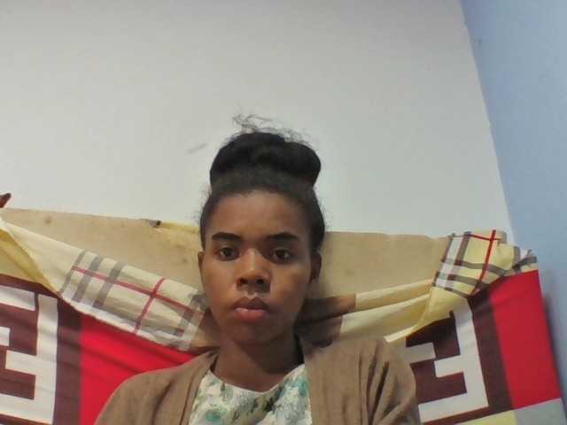 Emelie1a live cam on BongaCams