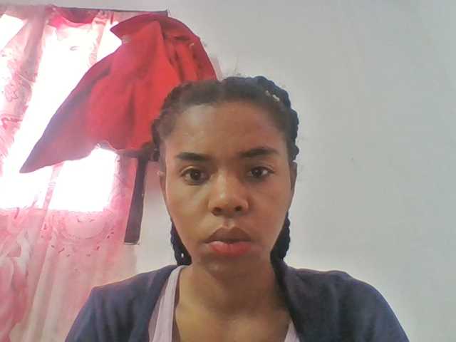 Emelie1a live cam on BongaCams