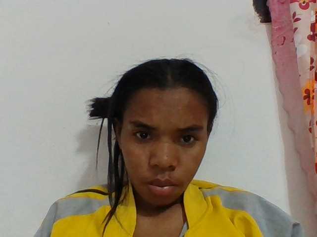 Emelie1a live cam on BongaCams