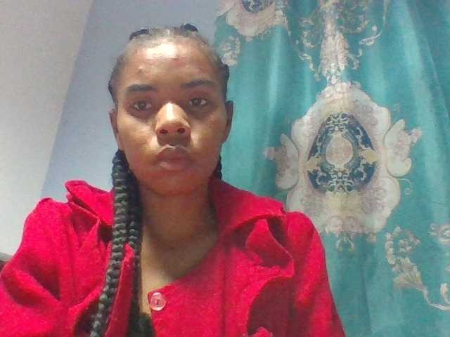 Emelie1a live cam on BongaCams