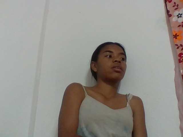 Emelie1a live cam preview