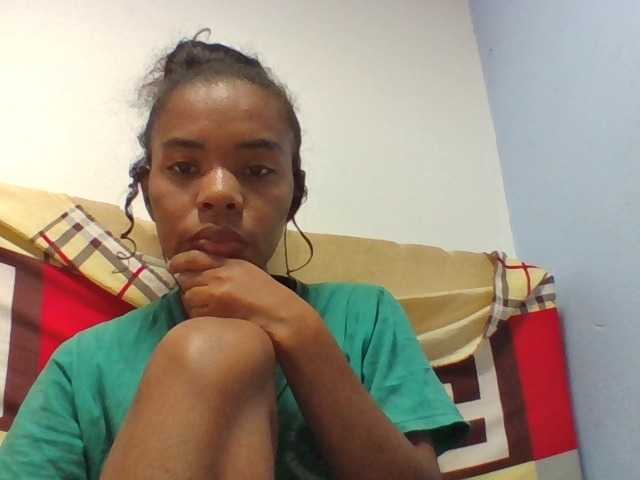 Emelie1a live cam on BongaCams