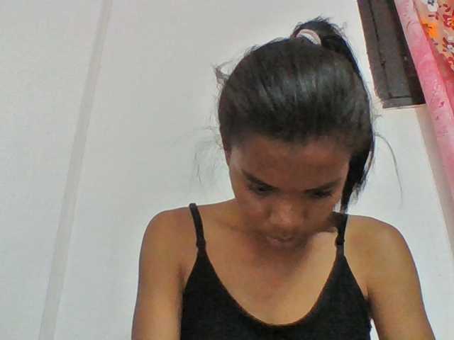 Emelie1a live cam on BongaCams