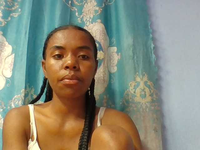 Emelie1a live cam on UnifiedCams