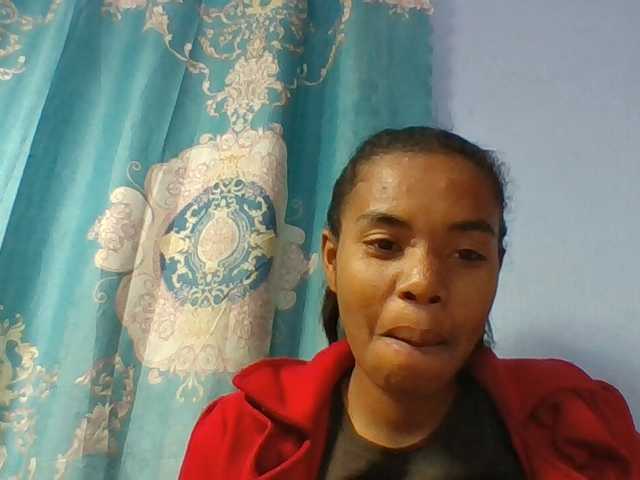 Emelie1a live cam on BongaCams