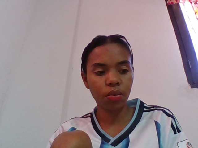 Emelie1a, live now on BongaCams