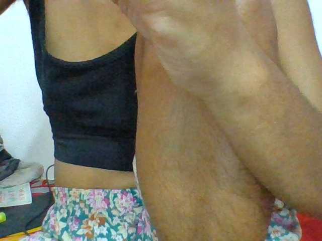 Emelie1a live cam on BongaCams