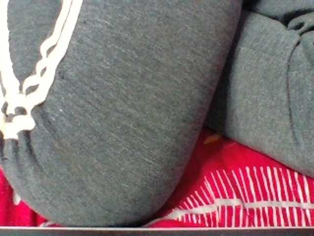Emelie1a live cam on BongaCams