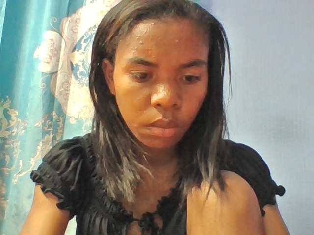 Emelie1a live cam on BongaCams