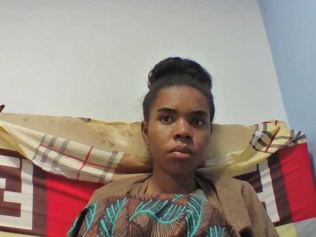 Emelie1a live cam on BongaCams