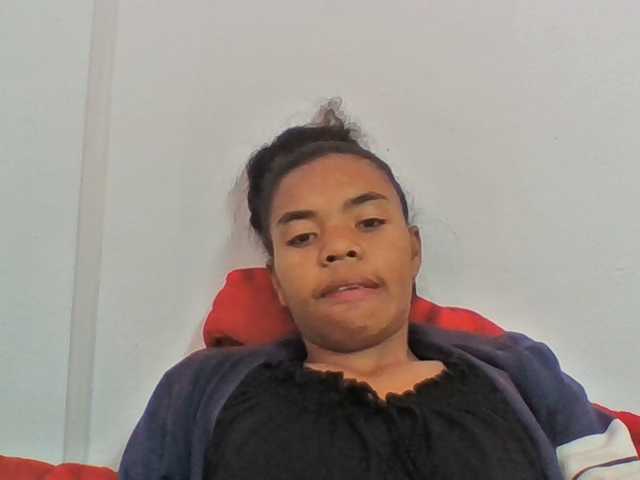 Emelie1a live cam preview