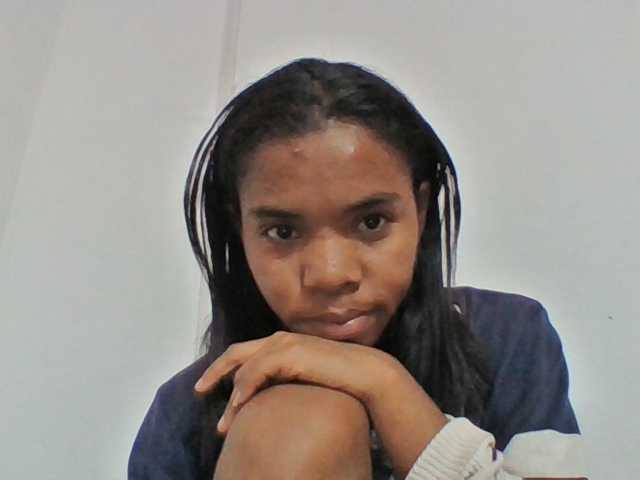 Emelie1a live cam on BongaCams