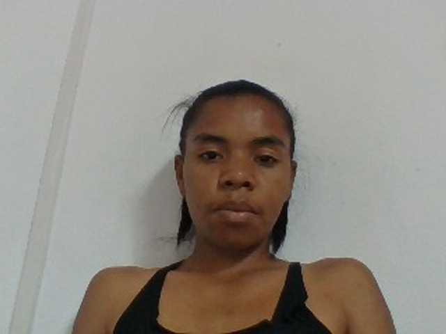 Emelie1a live cam on BongaCams