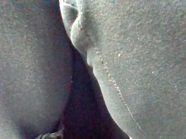 Emelie1a live cam on BongaCams