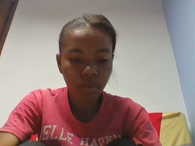 Emelie1a live cam on BongaCams