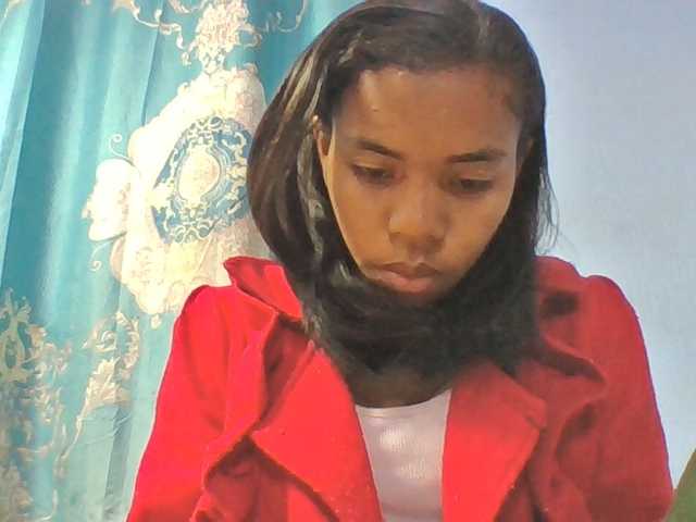 Emelie1a live cam on BongaCams