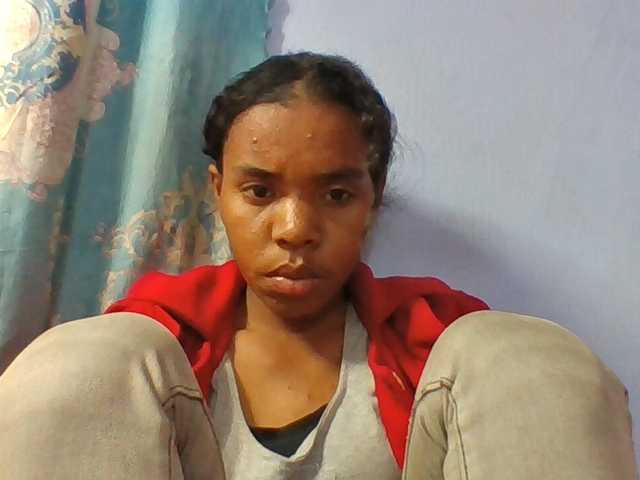 Emelie1a live cam on BongaCams