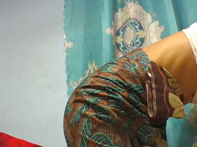 Emelie1a live cam on BongaCams