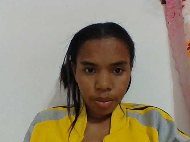 Emelie1a live cam on BongaCams