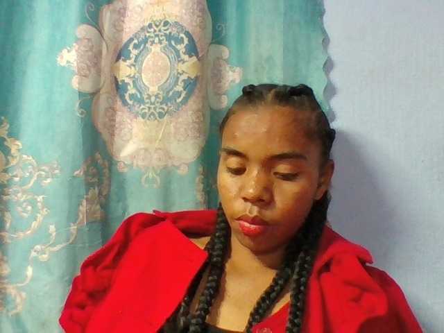Emelie1a live cam on BongaCams