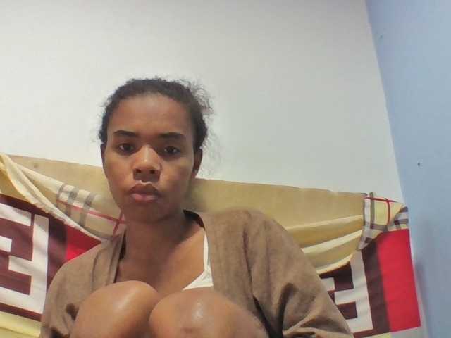 Emelie1a live cam on BongaCams