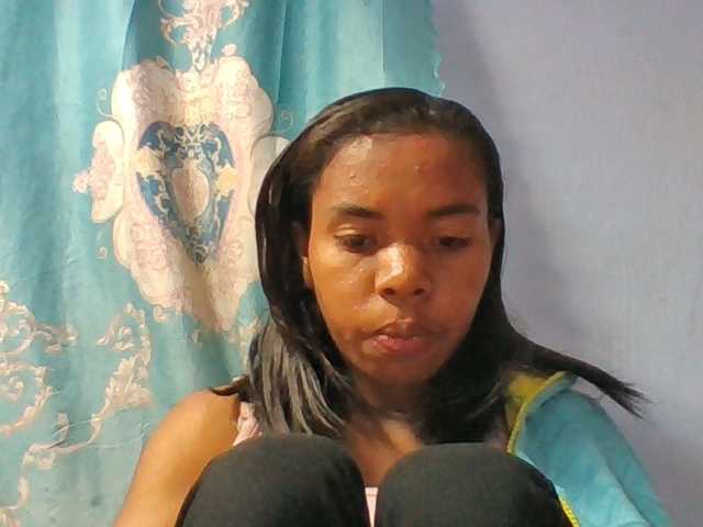 Emelie1a live cam on BongaCams