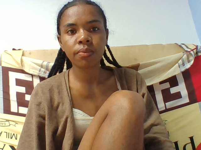 Emelie1a live cam on BongaCams